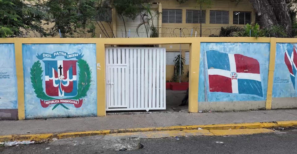 Año escolar inicia este lunes con llamado a padres a enviar a sus hijos desde el primer día