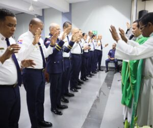 Rodríguez García encabeza misa dominical de la Policía Nacional y destaca unidad institucional