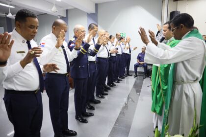 Rodríguez García encabeza misa dominical de la Policía Nacional y destaca unidad institucional