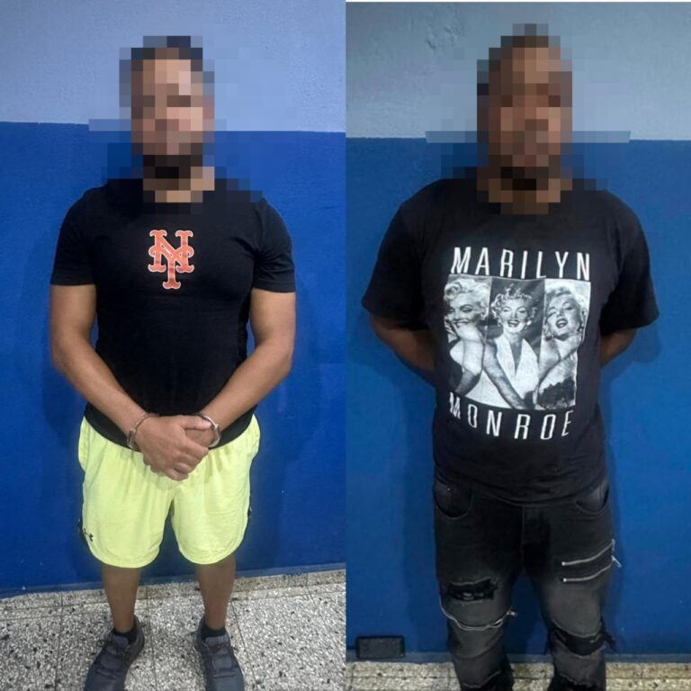 Policía apresa a dos hombres y ocupa drogas y armas en La Vega