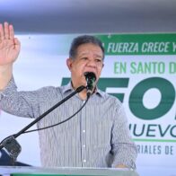 Leonel Fernández denuncia apagones de hasta 12 horas en Santo Domingo Este