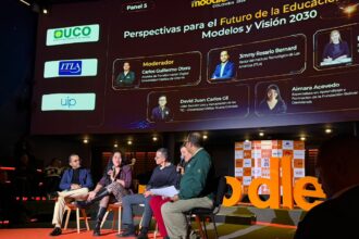 Rector del ITLA participa como panelista en MoodleMooT Colombia 2026