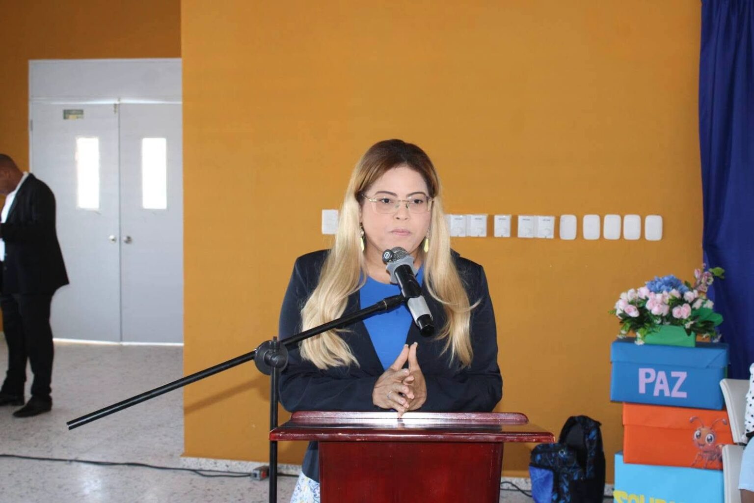 Diputada de Azua participa en apertura del año escolar 2026-2027