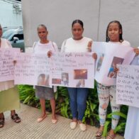 Madre denuncia represalias contra su familia tras asesinato atribuido a su hijo y pide ayuda