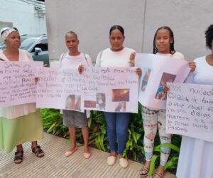 Madre denuncia represalias contra su familia y pide ayuda tras caso de asesinato