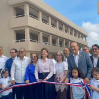 Año escolar 2026-2027 inicia con 24 áreas remozadas en politécnico de Santiago