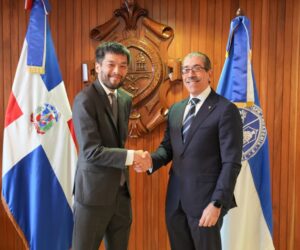 UASD fortalece vínculos internacionales con visita del científico japonés Kazuo Tanaka