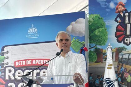 De Camps niega que falta de cupos escolares se deba a estudiantes extranjeros