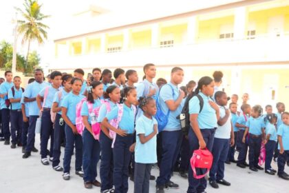 Regional 03 de Azua inicia el año escolar 2026-2027 con llamado a fortalecer la educación pública