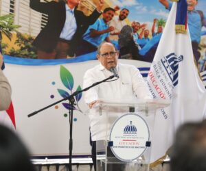 Santos Badía anuncia reforma integral del sistema educativo y 10,000 becas nacionales