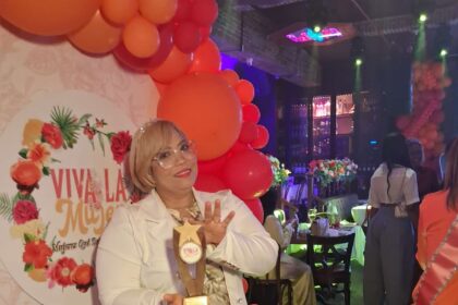 Dominicana es reconocida en Nueva York por su aporte a las mujeres emprendedoras