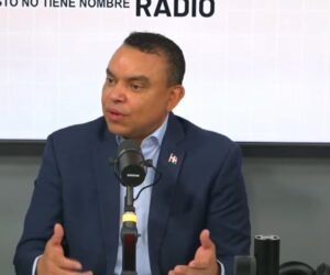 “No son hospitales de los años 90”: Julio Landrón responde a críticas de Senén Caba