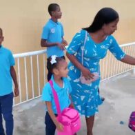 Estudiantes acuden entusiasmados a su primer día de clases para el año escolar 2026-2027