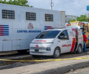 Encuentran hombre muerto en camión estacionado en Migración