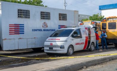 Encuentran hombre muerto en camión estacionado en Migración