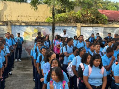 Más del 70 % de los estudiantes inicia el año escolar en el Liceo María Dolores Velásquez Romero de Zambrana