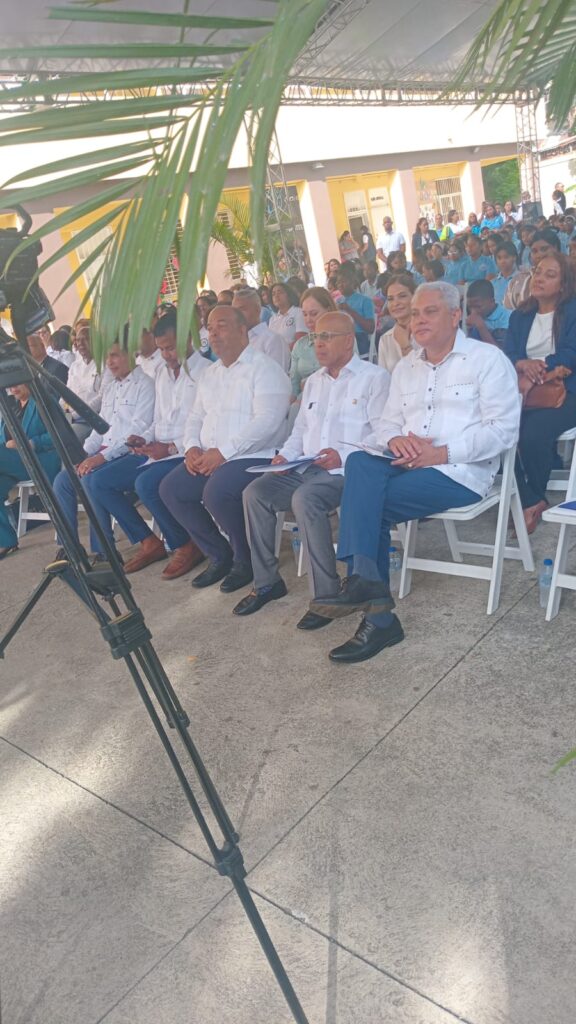 Distrito Educativo 15-05 inicia oficialmente el año escolar 2026-2027 en Santo Domingo Oeste