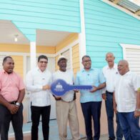 Propeep entrega casa nueva y equipada a hombre que vivía de forma precarias en El Tamarindo II de SDE