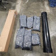 DNCD incauta seis paquetes de marihuana ocultos en un portaplanos en el AILA