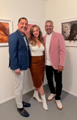 Amicus Art Gallery celebra la amistad y el diálogo artístico con “Together: Affinity Plus Art”
