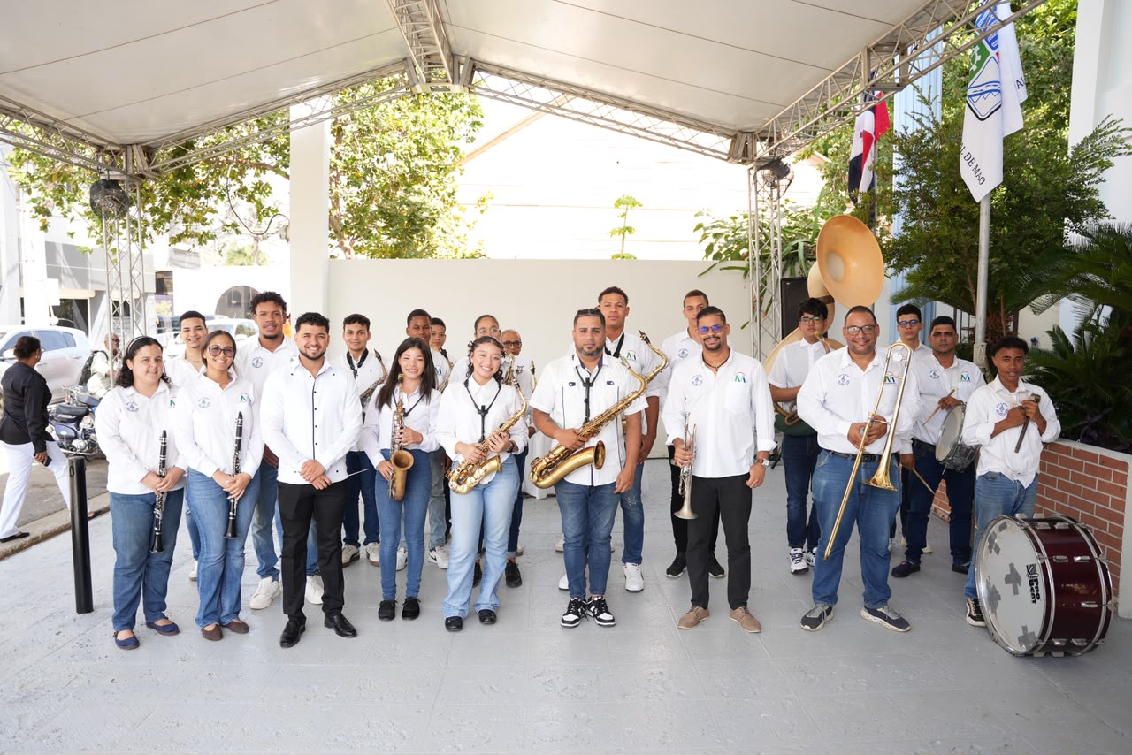 Inauguran nueva Escuela de Bellas Artes en Mao