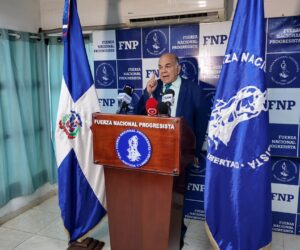 Pelegrín Castillo pide revisar licitación de Viettel por razones de seguridad nacional