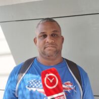 Hombre pide ayuda para conseguir documento que permita autorizar cirugía de rodilla