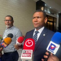 Pacheco a vocero de Fuerza del Pueblo: “Usted quiere estrenarse peleando, vamos a pelear”