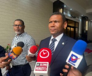 Báez pide “tolerancia” en el debate tras enfrentamiento con Pacheco