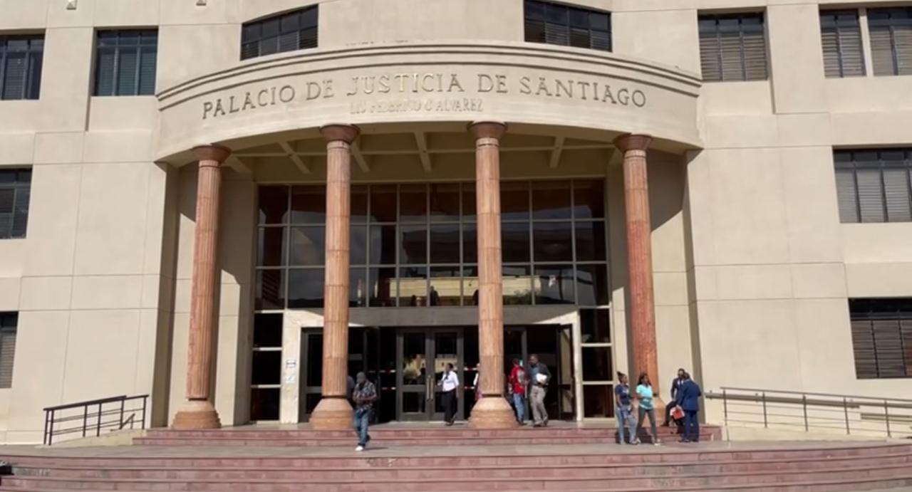 15 años de prisión para red que traficaba haitianos y los escondía en una casa de Santiago