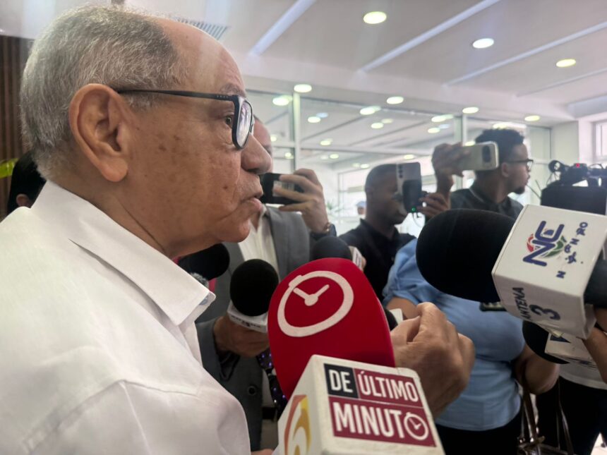 Pepe Abreu advierte CNUS abandonará diálogo del Consejo Consultivo si se aborda reforma laboral