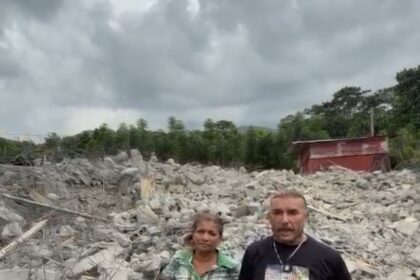 Pareja indignada dice se utilizó el poder para derrumbar una villa que había construido en Monseñor Nouel