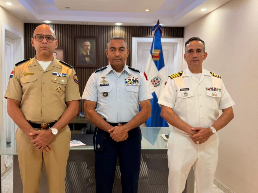 Coronel Guillermo Jorge Carvajal asume dirección de “La Voz de las Fuerzas Armadas”