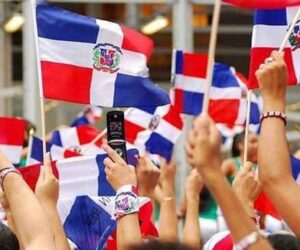 Dominicanos en Nueva York alertan sobre posible aumento de precios por disputa comercial entre EEUU y Canadá