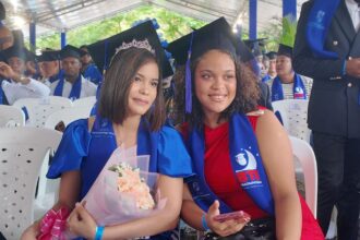 “Es un logro”: jóvenes de SDN celebran graduación y sueñan con llegar a la universidad