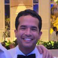 Políticos de distintas organizaciones comparten en boda en Casa de Campo