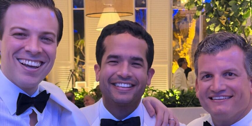 Políticos de distintas organizaciones comparten en boda en Casa de Campo