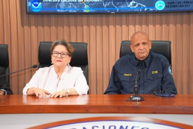 COE mantiene alerta verde en 10 provincias por lluvias