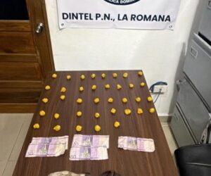 DINTEL apresa a dos personas y ocupa presuntas sustancias narcóticas en La Romana