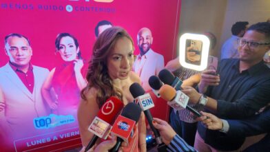 Miralba Ruiz regresa a la radio con “Medio a Medio”, un espacio de análisis y diversidad de opiniones