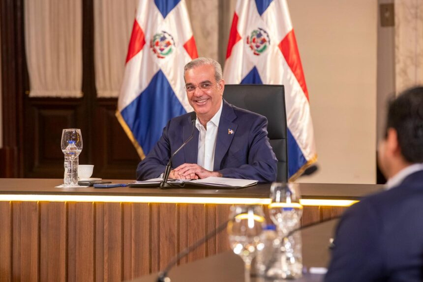 Abinader anuncia ampliación del Acueducto del Cibao Central y mejoras de agua en Santo Domingo