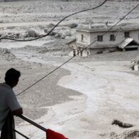 Desaparecidos en Nepal: presidente urge intensificar la búsqueda tras la riada