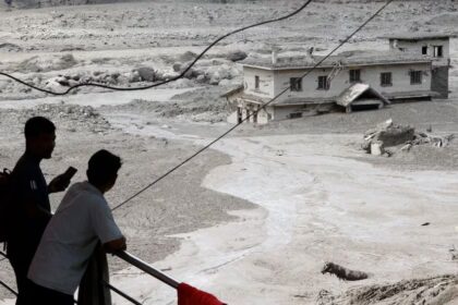 Desaparecidos en Nepal: presidente urge intensificar la búsqueda tras la riada