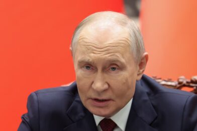 Putin amenaza con atacar sectores económicos de Ucrania