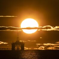 El petróleo Brent subió a 89,70 dólares y cortó tres jornadas de pérdidas