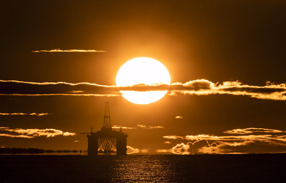 El petróleo Brent subió a 89,70 dólares y cortó tres jornadas de pérdidas