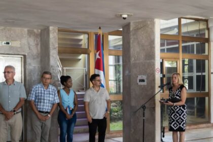 Diplomáticos cubanos expulsados de República Dominicana regresan a La Habana