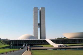 El Congreso de Brasil aprueba la reducción de impuestos federales a los combustibles