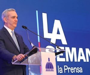 Abinader cambia formato de “LA Agenda Semanal”: periodistas no podrán asistir presencialmente