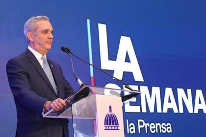 Abinader cambia formato de “LA Agenda Semanal”: periodistas no podrán asistir presencialmente